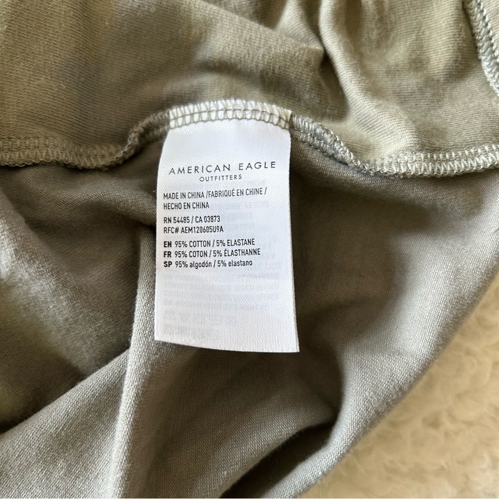 American Eagle Cropped Camo Tank Top XL - Picture 3 of 3
